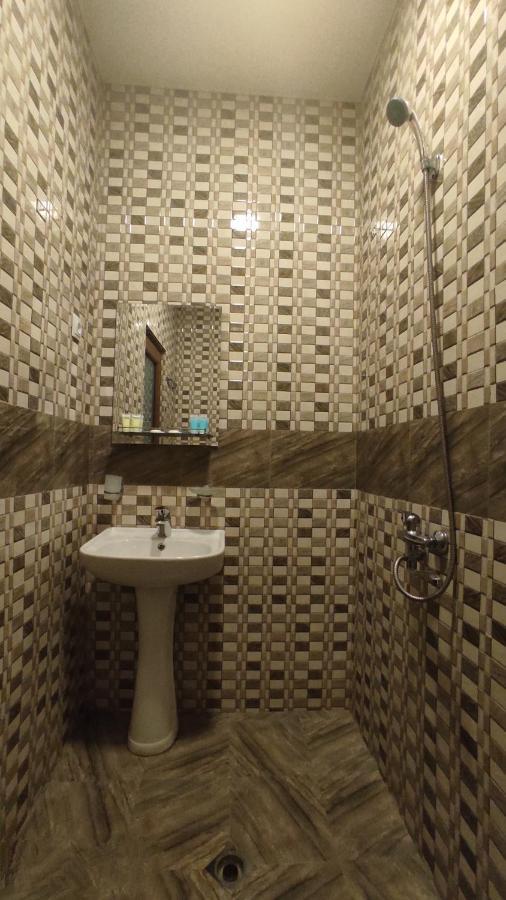 Guesthouse Mabu - 4 Newly Built Rooms In The Heart Of Местия Екстериор снимка