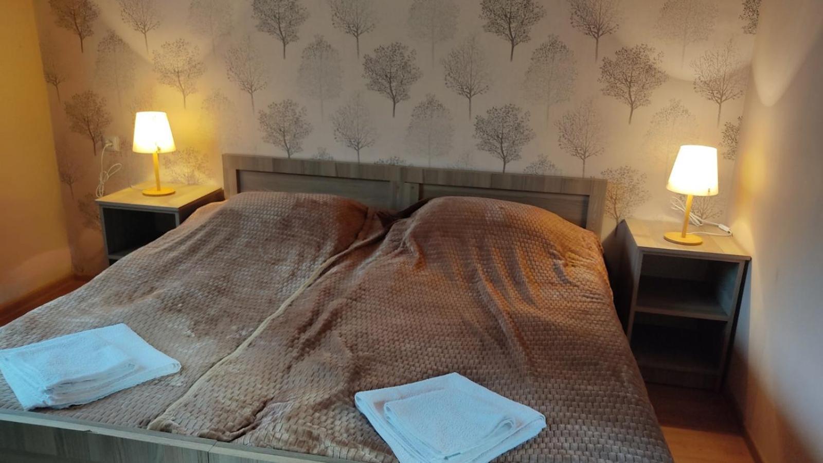 Guesthouse Mabu - 4 Newly Built Rooms In The Heart Of Местия Екстериор снимка