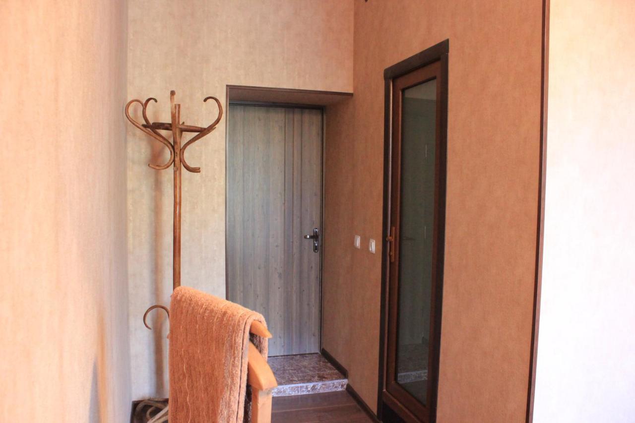 Guesthouse Mabu - 4 Newly Built Rooms In The Heart Of Местия Екстериор снимка